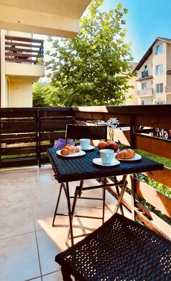 Apartament Comfort Primaverii Risnov Bagian luar foto