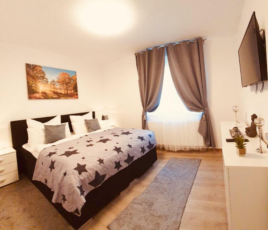 Apartament Comfort Primaverii Risnov Bagian luar foto
