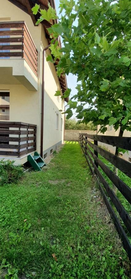 Apartament Comfort Primaverii Risnov Bagian luar foto